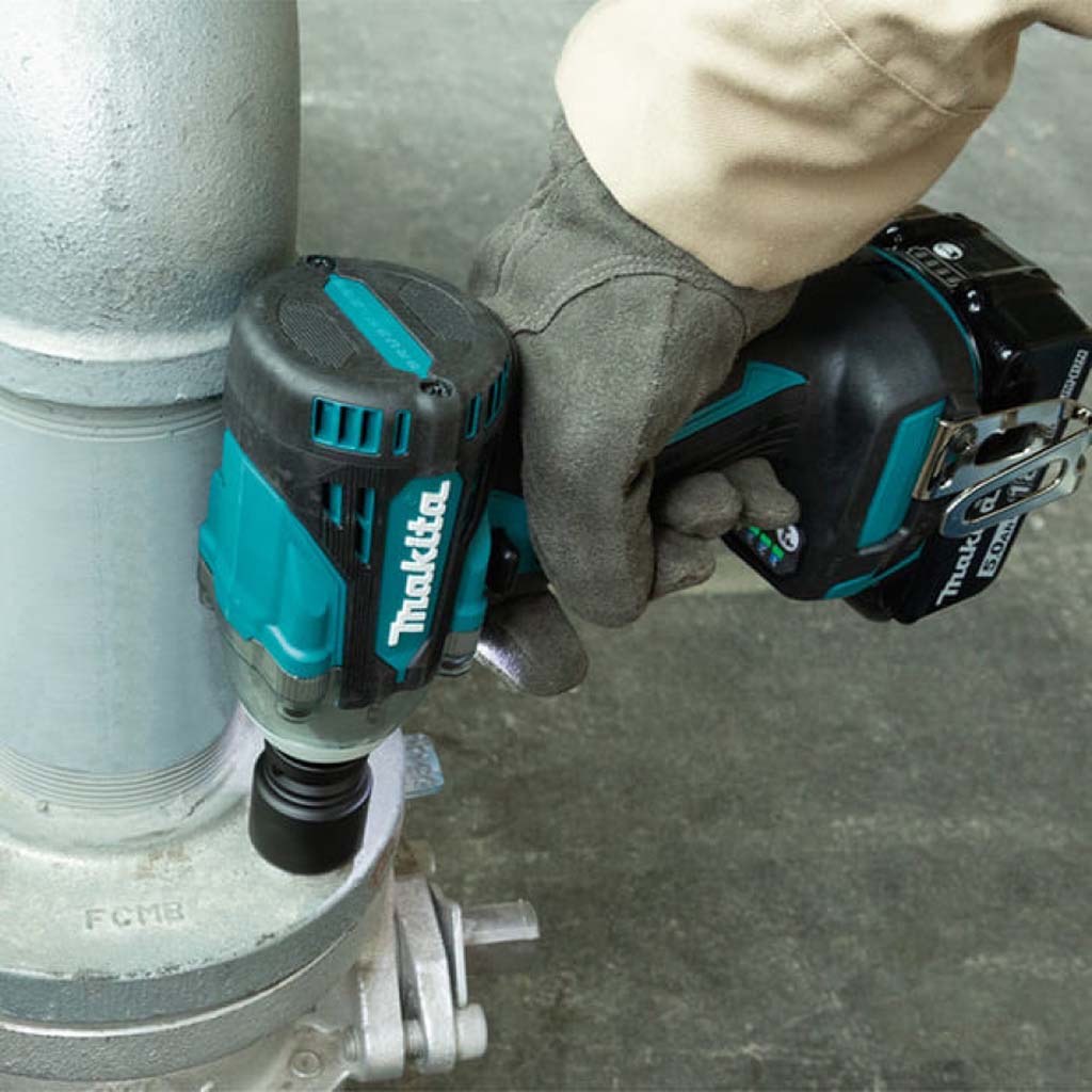 Makita DTW300RTJX Avvitatore ad impulsi 1/2″ Brushless 18V 330 Nm – con batteria e Kit Bussole - immagine 6