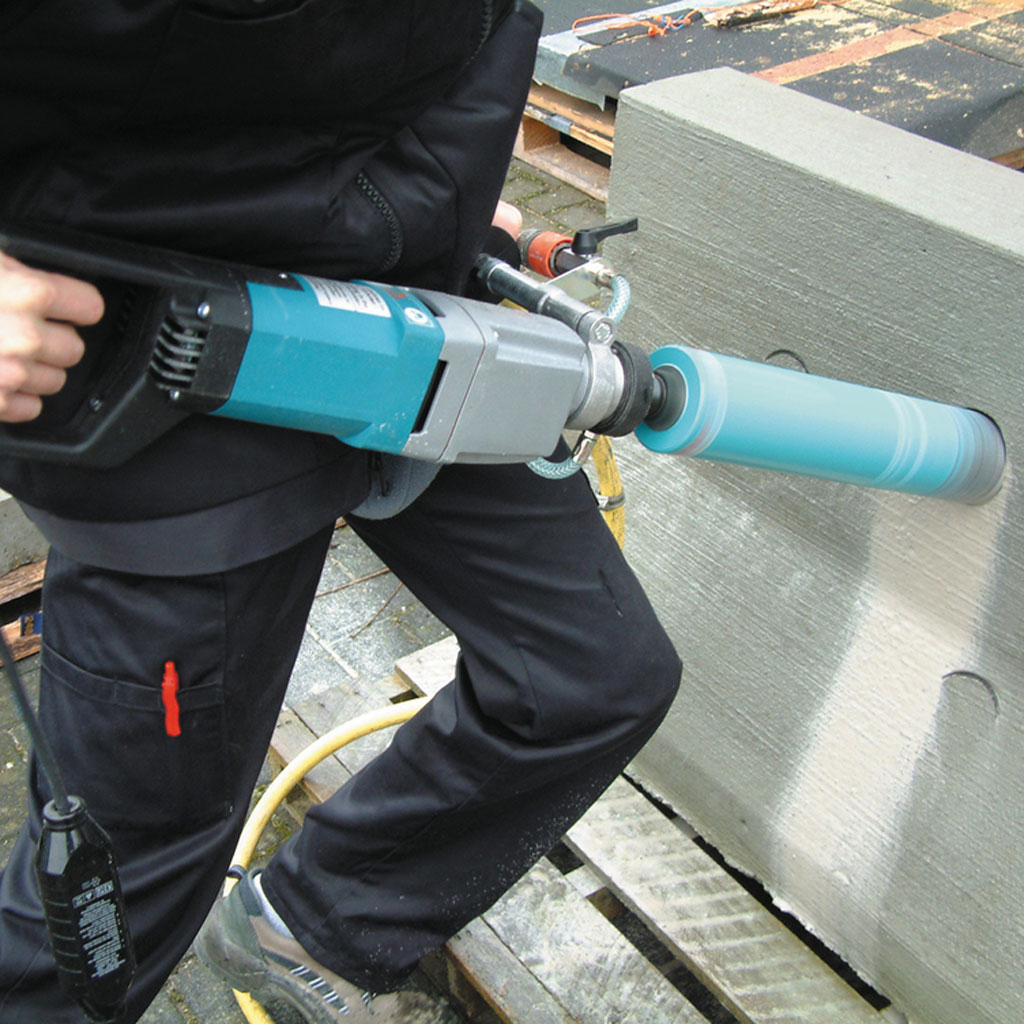 Makita DBM131 Carotatrice ad umido 1700W 132mm - immagine 2